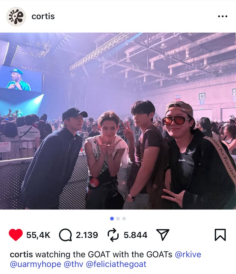 น้องเจมส์ใส่แคปชั่นถูกต้องมากค่ะ
"Watching the GOAT with the GOATs"