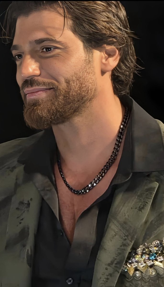Hermosamente luminoso 🔆✨Cuando todo está en equilibrio se nota. El amor te sienta maravillosamente bien ♥️💫
#CanYaman