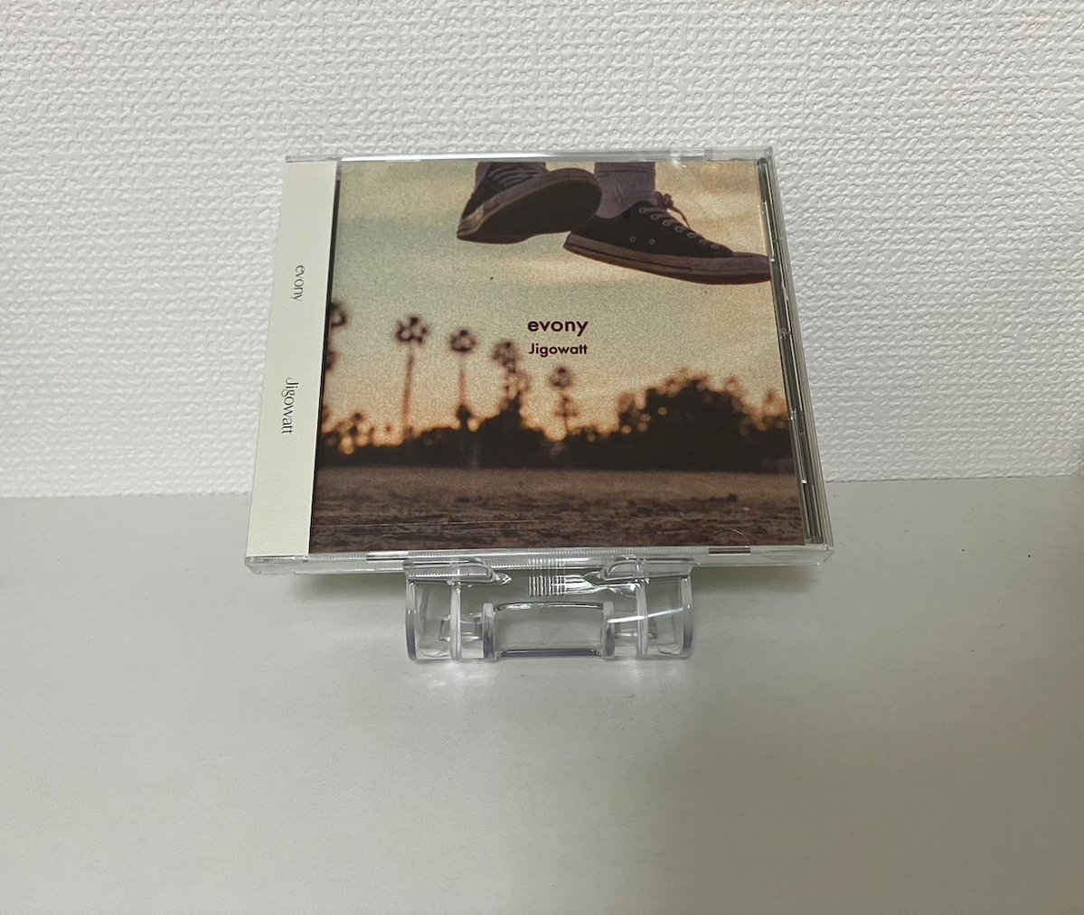 raft_records's tweet image. 【🤖再入荷🤖】evony / jigowatt (CD)
千葉拠点のオルタナティブ/エモーショナル・ ギターロックバンドevonyの改名後初となる3曲入1st EPがリリース。青春センチメンタルなエモ/ポップパンクバンドです。
【購入はこちら💁♂️】
slugger.base.shop/items/89031477