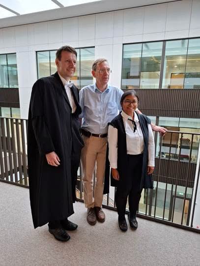 Dr Leigh Jones (@drleighannjones) on Twitter photo Congratulations to Dr Made Krisna for passing her <a href="/UniofOxford/">University of Oxford</a> DPhil viva with no corrections! Her thesis on investigating population structure of Haemophilus influenza was supervised by Prof Martin Maiden and Assoc Prof Raph Hamers 👏 👏 🎉 Congratulations to Dr Made Krisna for passing her <a href="/UniofOxford/">University of Oxford</a> DPhil viva with no corrections! Her thesis on investigating population structure of Haemophilus influenza was supervised by Prof Martin Maiden and Assoc Prof Raph Hamers 👏 👏 🎉