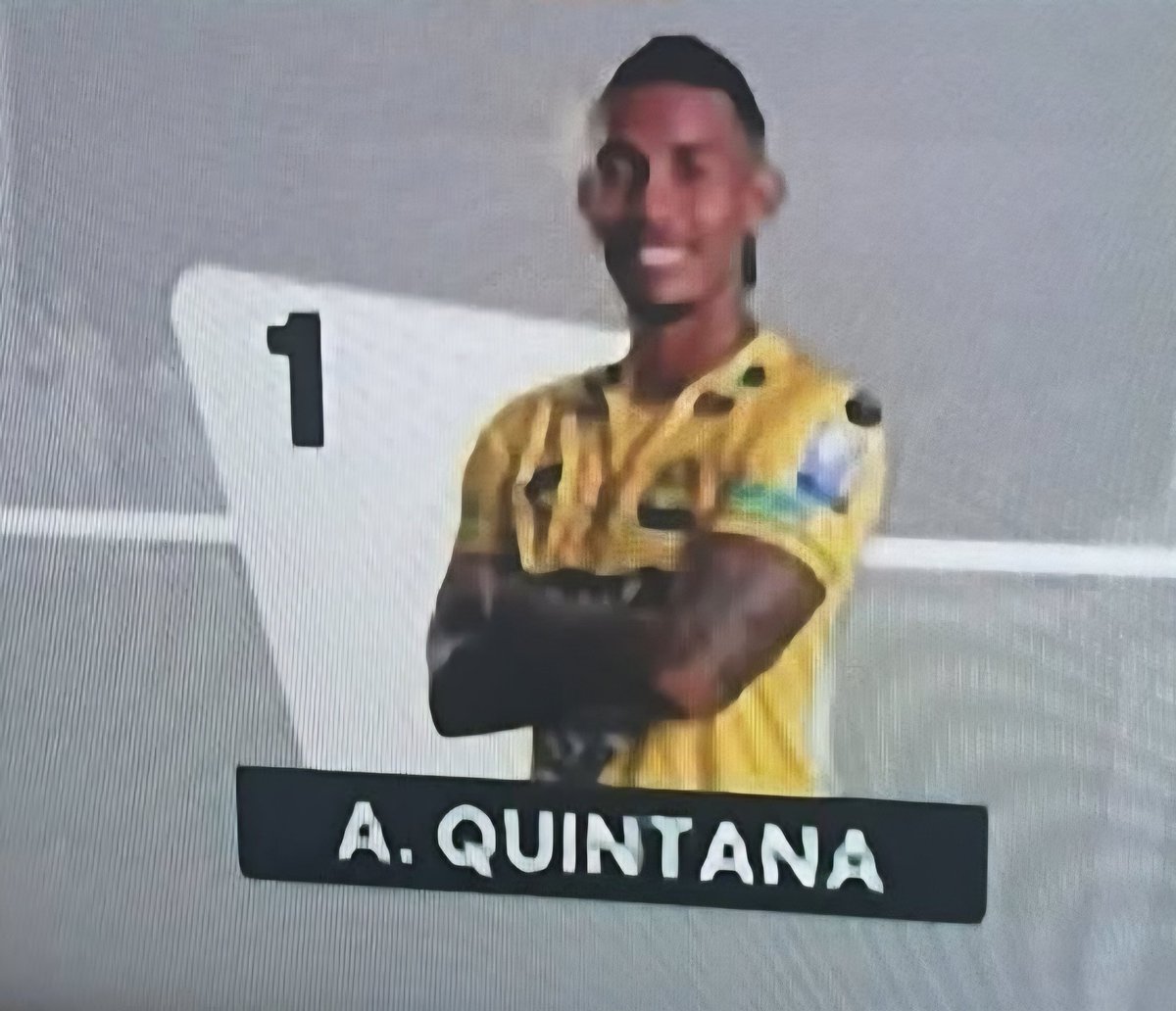 Ya lo tenían como muerto. Contra Nacional jogó de central,marcador de punta,medio campo y efectivamente como GUARDAMETA!!!los <a href="/WinSportsTV/">Win Sports</a> son todos unos loquillos!!! <a href="/ABucaramanga/">Atlético Bucaramanga</a> <a href="/rugidoauriverde/">Rugido Auriverde Occidental</a> <a href="/DoraLuisa/">@DoraLJJ</a> <a href="/Edinssoncj79/">Edinsson Carrillo💛💚💛</a> <a href="/KaritoDelgadoM/">Karol⚡️</a> <a href="/_ludelulu/">Luisa</a> <a href="/Maskaraoficial/">Enmascarado Auriverde</a> <a href="/ElHijodeLuis/">Dave</a>