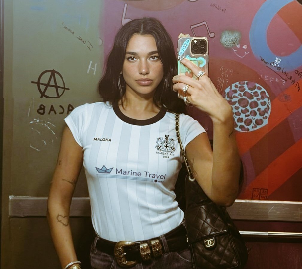 Marine Football Club (@marineafc) on Twitter photo Here we go! <a href="/DUALIPA/">DUA LIPA</a> absolutely rockin' the white & black 🤍🖤 Here we go! <a href="/DUALIPA/">DUA LIPA</a> absolutely rockin' the white & black 🤍🖤
