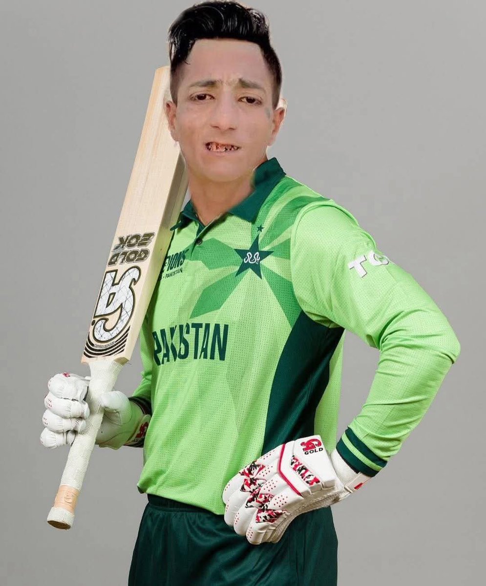 Eyescutfromstar's tweet image. Only batsman who can save us now
#PakVsInd
