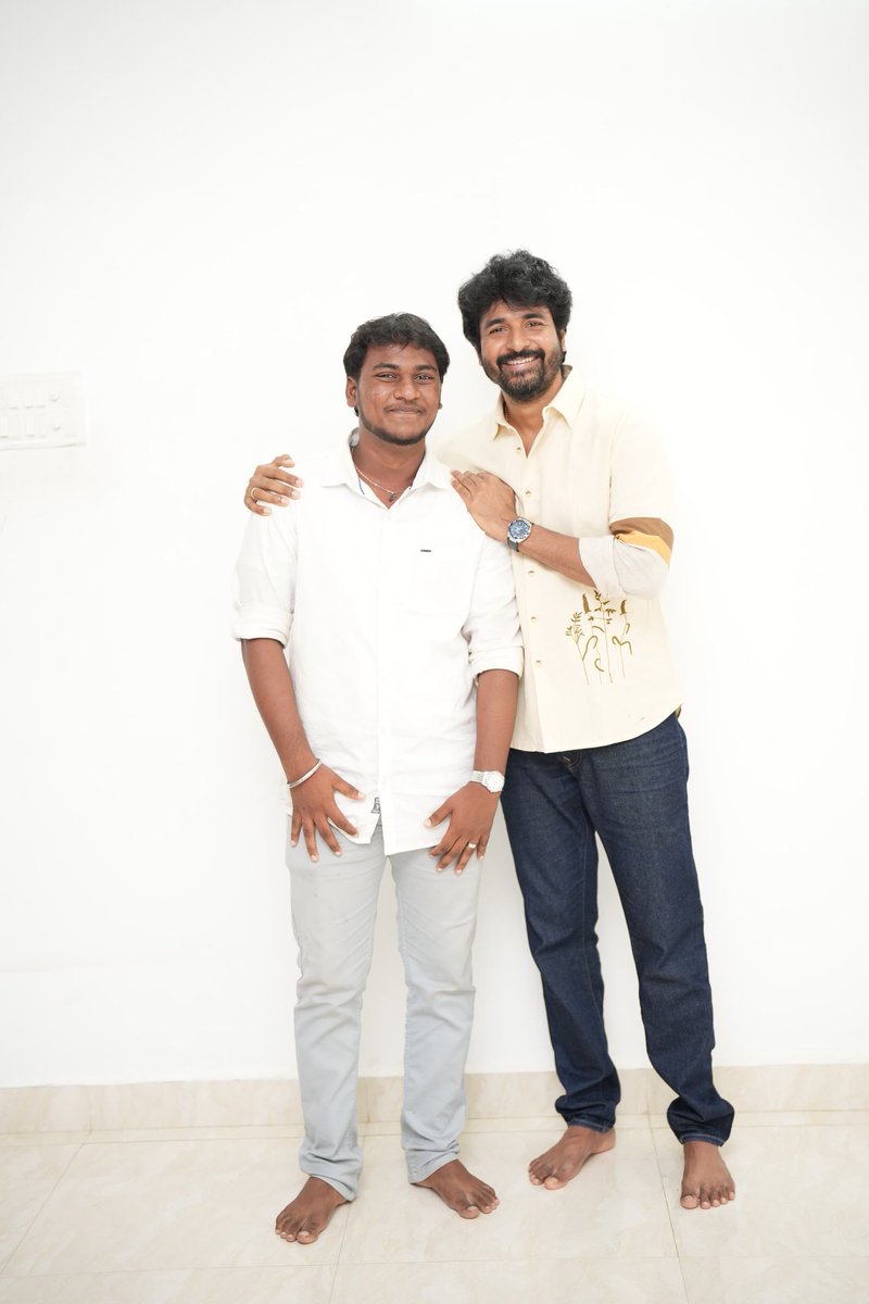 balaa_skfc's tweet photo. Most memorable day in 2025 ❤️

@Siva_Kartikeyan anna ungaluku thalaivar epadiyo enaku neenga apadi ❤️🥹 

Love you so much, SK anna 💙 

@AllIndiaSKFC @AnandSkfc @navneth @Raghu_Socialist @Adhi_skfc 

#MadharaasiBlockbuster https://t.co/W00wEbtv7u