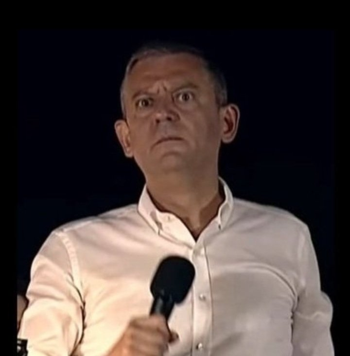 ultim4toms's tweet photo. Özgür Özel:

"Tayyip Erdoğan'a sesleniyorum. Seni gidi siyasi yankesici seni!" https://t.co/mAfzv78V8r