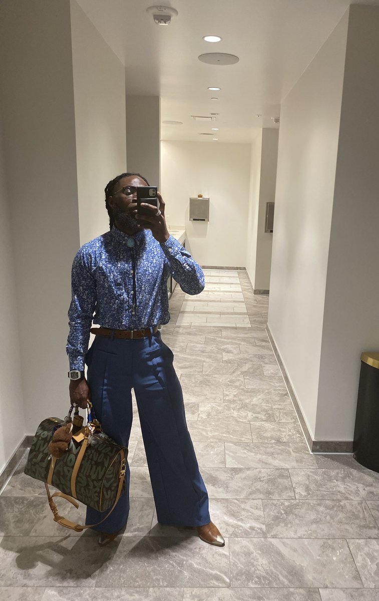 theonlyac3's tweet image. What I wore to Wheeler: Light Blue for Prostate Cancer Awareness. #churchflow #prostatecancerawareness #prostatecancermonth #lightblue #wabc #wheeleravenuebaptistchurch #htx #houston #htown #bathroomselfie #fashion #dandyism #styleguy #styleguru