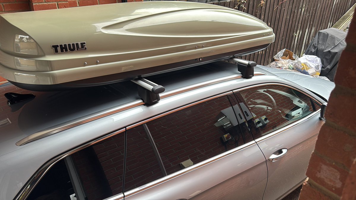 My weekend….! Dinner party, Broken washing machine…. Blowing cobwebs off from the night before, mount roof box on car ready for stargazing weekend camping 🏕️ 

Ohh and finding my work phone in the paper recycling bin bag on the drive!! FFS 🤦🏼‍♂️