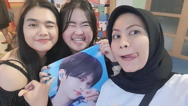 C8H9N02's tweet photo. mau makasih banyakbanyak buat ciwikciwik strong enih abis tergeletak lemah lunglai idup tetep keren bisa lancar sampai akhir dgn baikkkkkkkkkkkk iloveyou, aku di sini ia kalo ada apa apa jangan ragu untuk getok getok aku @kihyuniYochin @vousmevyzh makasih selalu 🥹🫶🏻 https://t.co/pkG2uBV1rn