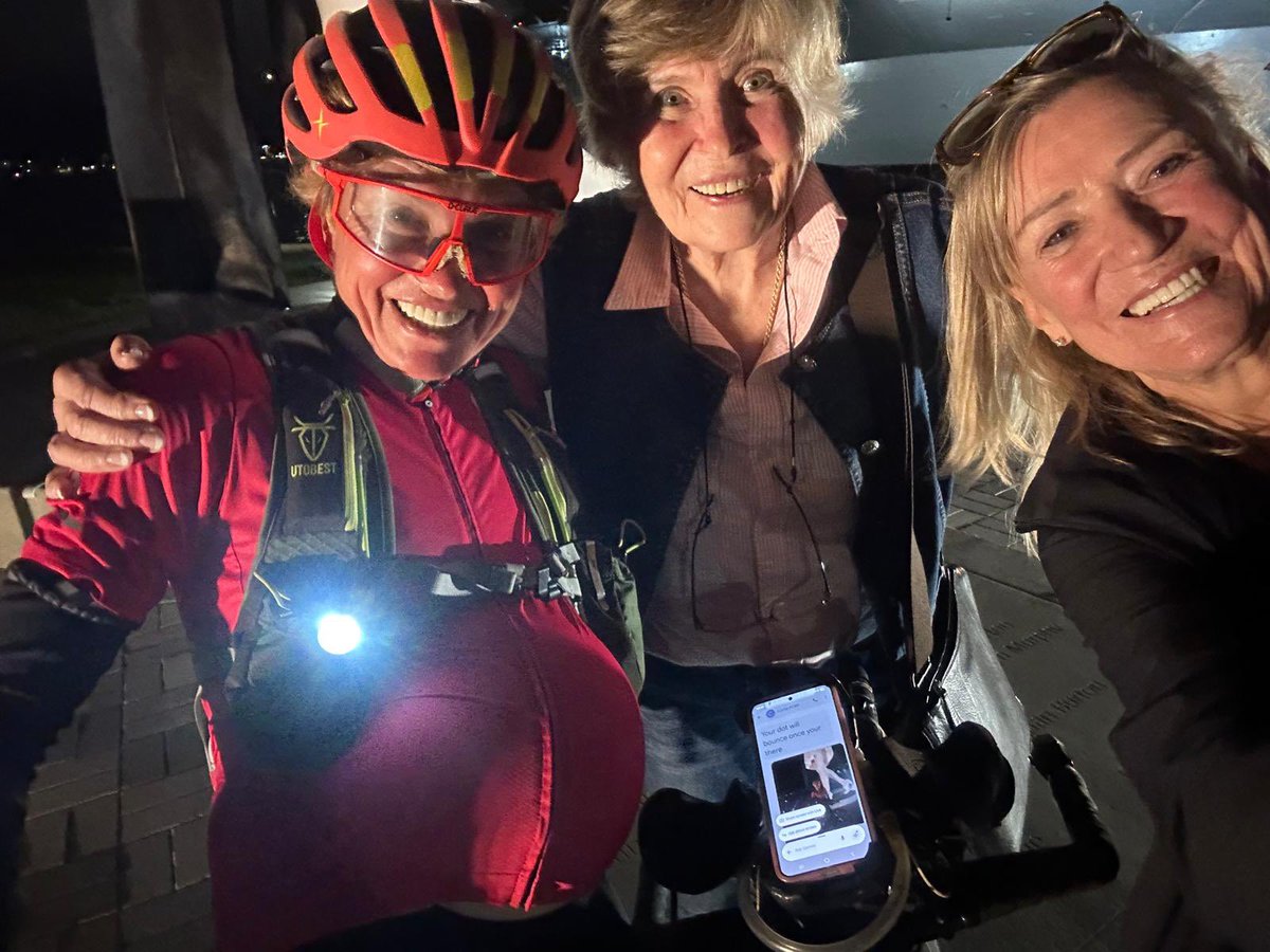 NoLimitsLeah's tweet photo. 🚴‍♀️ Leah Goldstein finished the 1500 mile Portland-to-San Diego Pacific Coast Bike Race at 11:54 PM Sept 13…
🔥 546 miles ahead of the field.

Rain, wind, brutal roads — nothing stopped her. This isn’t just winning. It’s redefining endurance. 👏

#UltraCycling #LeahGoldstein https://t.co/x12b6mxHAP