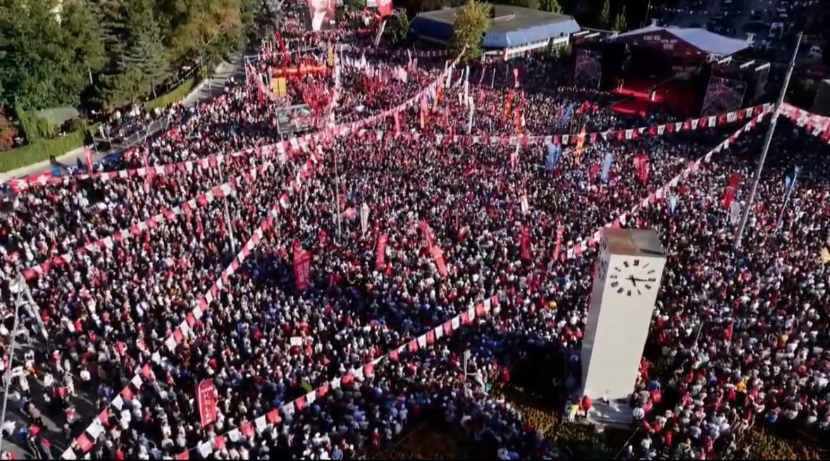 Saymak istermisin Erdoğan?
Say say bitmeyiz.
Tutukladıkça bir iken,Milyonlar oluruz meydanda.
Sen Sarayda tek başına.
Biz Tandoğan meydanında 1 milyonuz.
Kurtuluş yok tek başına, ya hep beraber ya hiç birimiz. 
<a href="/eczozgurozel/">Özgür Özel</a>
<a href="/CHPankarailbsk/">CHP Ankara İl Başkanlığı</a>
<a href="/herkesicinCHP/">CHP 🇹🇷</a>