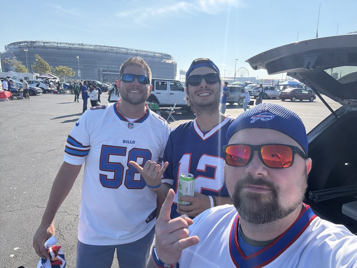 buffmikebills3's tweet photo. Let’s get this Dub https://t.co/t8ZH9s39BA