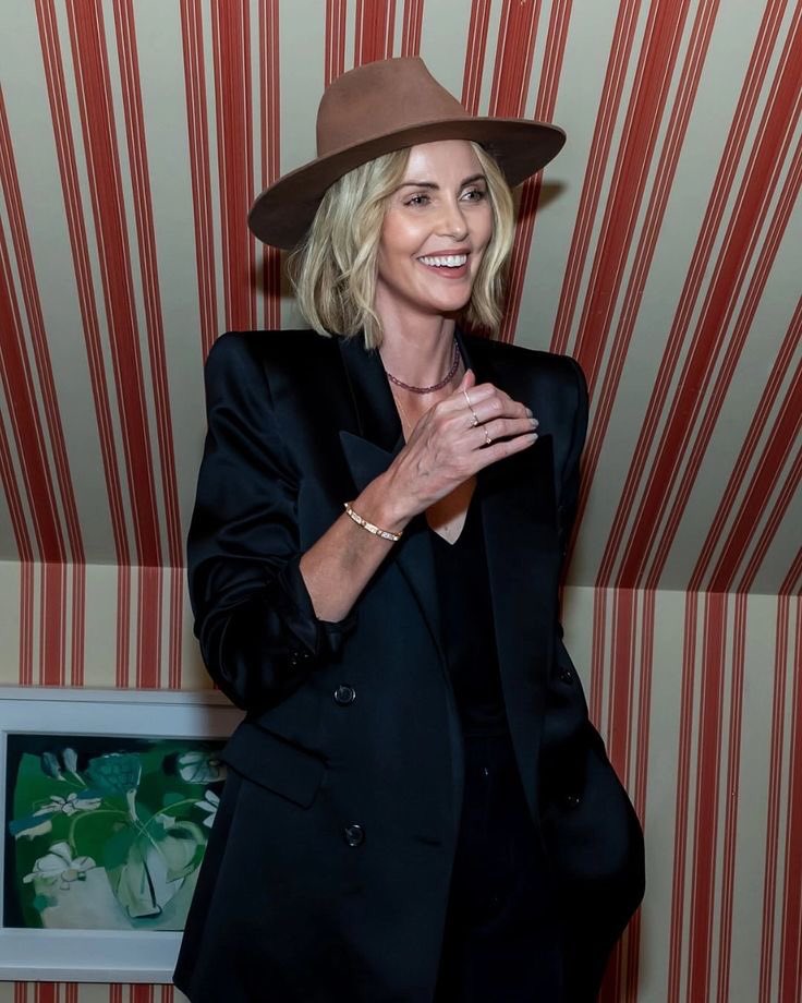 Charlize Theron (@hqbbeef) on Twitter photo 