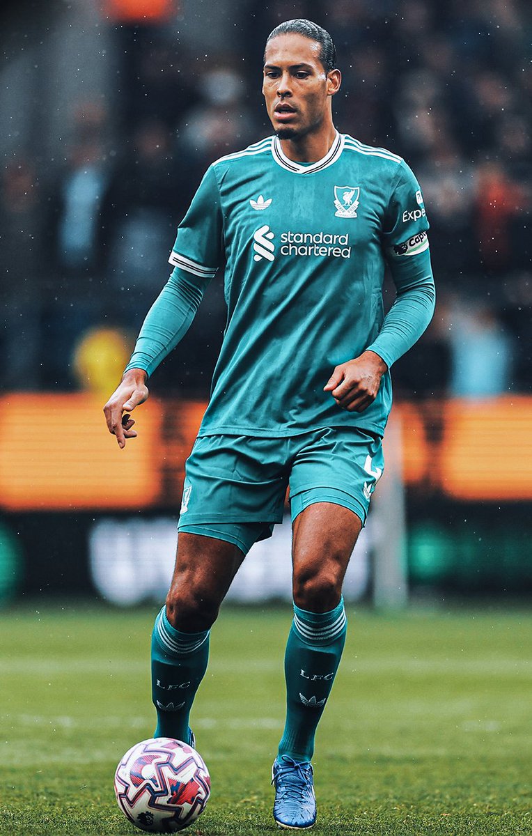 Virgil van Dijk sur la victoire :

« C'est une victoire bien méritée mais si je suis Burnley, ce n'est jamais agréable de concéder un penalty. La clé était de ne pas être frustré. Cela aurait pu être un match nul mais nous prenons les trois points ! »

[🎙<a href="/SkySportsPL/">Sky Sports Premier League</a>]