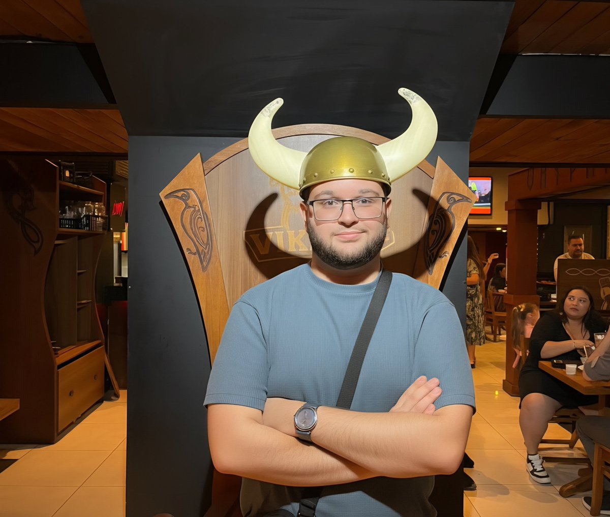 mfs_matheus's tweet image. Meu aniversário ontem foi incrível!!! Hoje tô passando muito mal do tanto que eu comi ontem, mas repetiria a dose kkkk