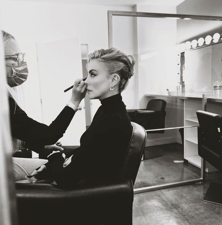 Charlize Theron (@hqbbeef) on Twitter photo 