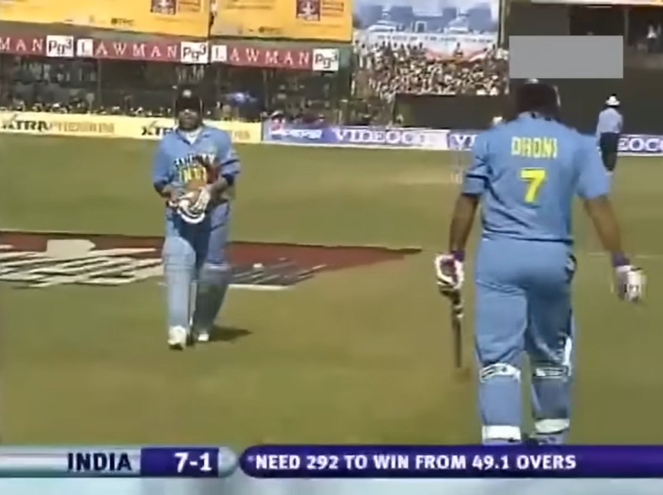 FarziCricketer's tweet photo. Historic moment. Cricket wasn't the same after this. ❤️ https://t.co/ccHpmj7V4G