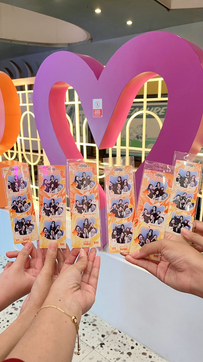 icy_suwonjjang's tweet photo. Heewon’s event? 100% worth it! :))
Thx u @twinzproject today happy banget ♡♡

#UndertheMapleTree #쌍둥이즈 #HeeWon https://t.co/MmrWVkZsdM