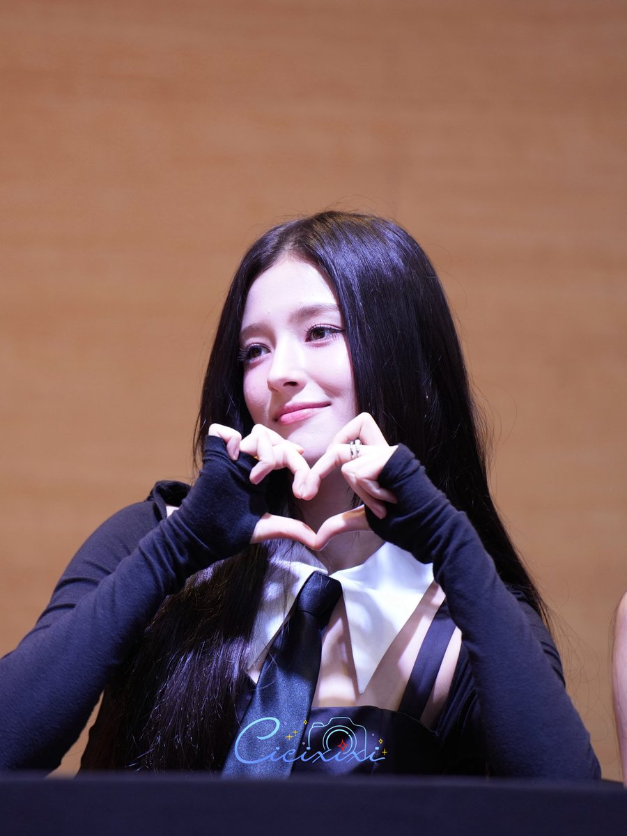 Clover_XiaoX's tweet photo. 250914 MOMOLAND 낸시 EVERLINE

#NANCY #낸시
#모모랜드 #MOMOLAND https://t.co/JTItuylhx0