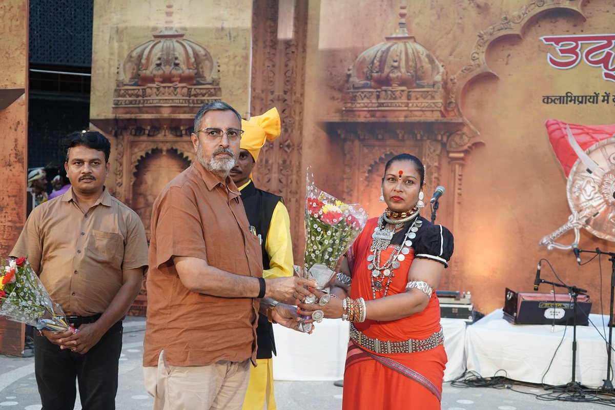 मध्यप्रदेश शासन, संस्कृति विभाग द्वारा मध्यप्रदेश जनजातीय संग्रहालय में म.प्र. एवं देश के अन्य राज्यों में पारम्परिक जनजातीय एवं लोक समाजों में शारीरिक करतब एवं युद्ध की कलाओं केन्द्रित तीन दिवसीय समारोह ’उद्घोष’ का आयोजन 12 से 14 सितम्बर, 2025 में किया गया।