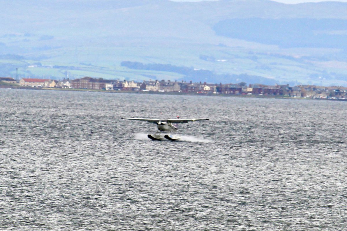 frantic_gold's tweet photo. Local pilot Hamish, aka Capt Ham doing his thing in #WeeDram #GDRAM  at the #AyrShow #airshow #ScottishAirshow #avgeek #SpottingFromTheBeach https://t.co/OE8IFr3tau
