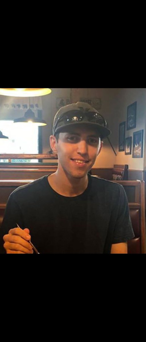 notCG101's tweet photo. @davidmh37 @Jfree75 @RealCandaceO Here you go. Hat and glasses https://t.co/FABu3O6OS7
