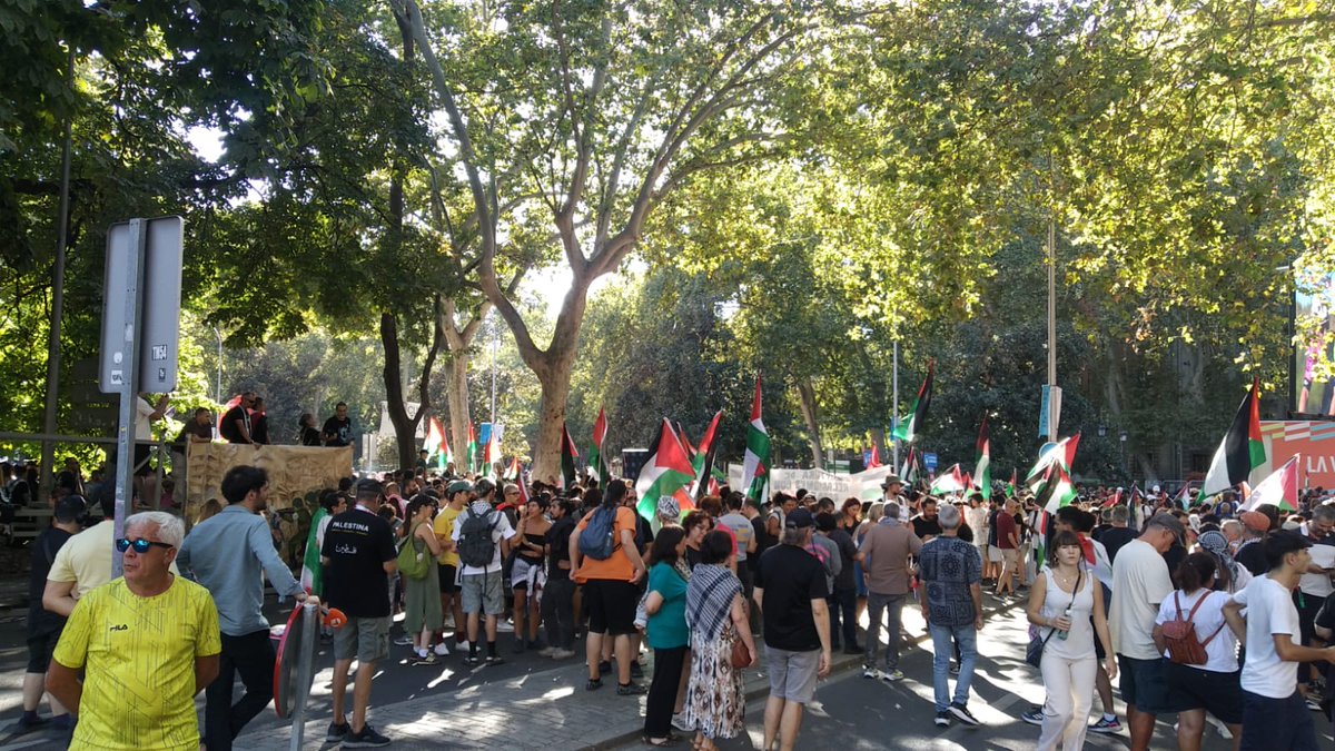 Podéis mover el recorrido y marearos todo lo que queráis: Madrid hoy es un clamor y aquí no se blanquea el genocidio.