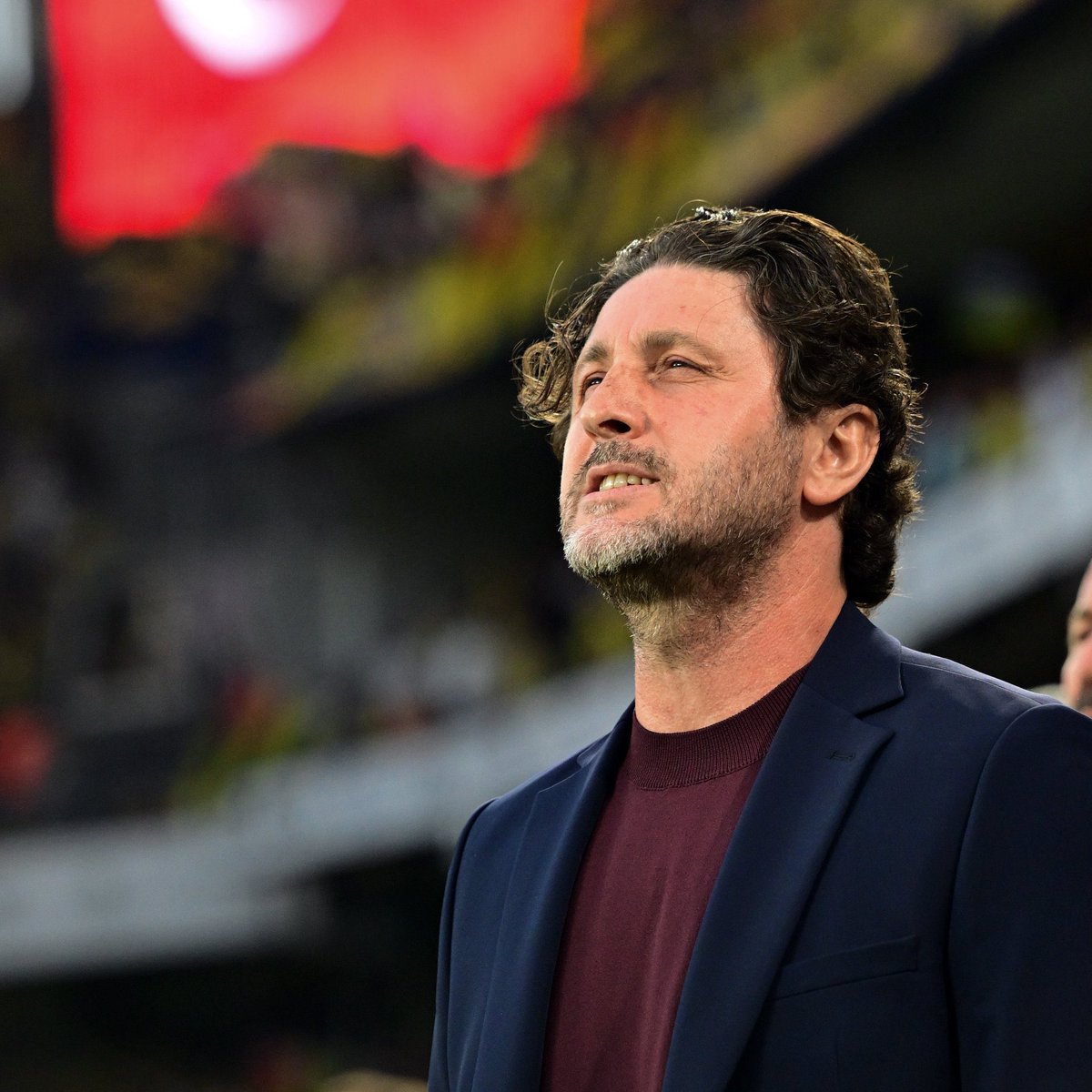 Fatih Tekke: 

Bu ülkede futbol oynanmıyor.  

Fenerbahçe ve Galatasaray dışında müsaade edilmiyor. 

Beşiktaş'a da edilmiyor, Trabzonspor'a da edilmiyor.