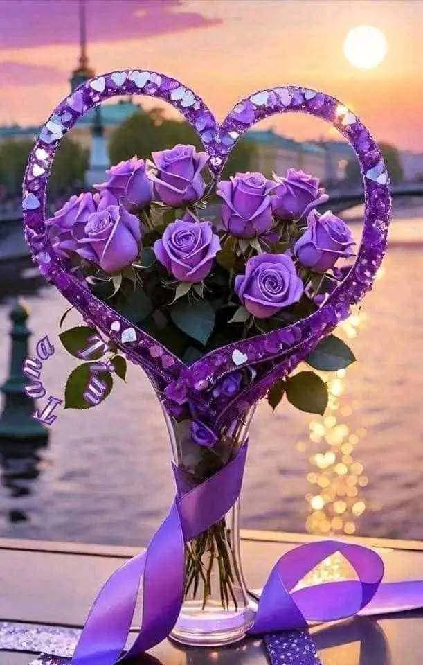 "*احياانا لا تكون القيود حديدا  ..... بل برود مشاعر وصمت قلوب 
      وجليد ارواح  ..🥀