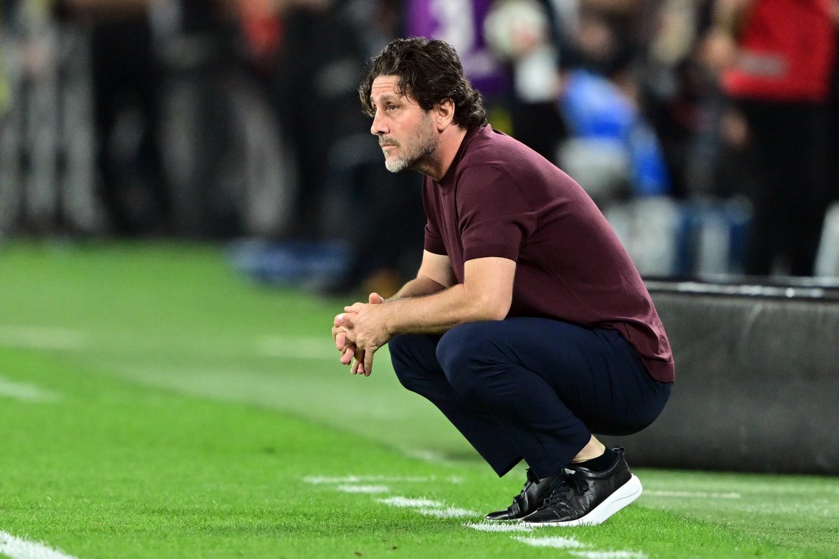 Fatih Tekke: "Ülkede futbol oynanamıyor. Galatasaray ve Fenerbahçe... Beşiktaş’a da müsaade edilmiyor bir nevi. Bize zaten edilmiyor. Bütçeler ortada, transferlerin şekilleri ortada."