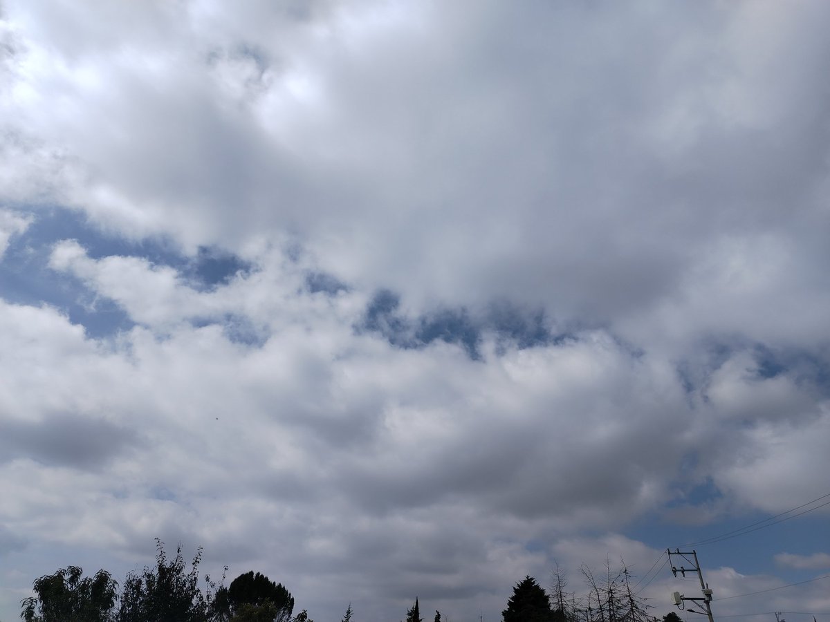 DanielArt33's tweet photo. 10:00hrs. Estratocumulus Sc. Mediocris, 7 octas Tepotzotlán Edo Mex https://t.co/geibmlB9vx