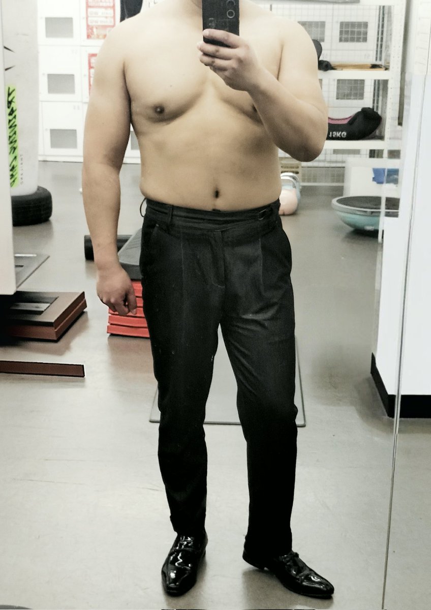 BOSSsmman's tweet photo. 最近忙健身，被狗奴们要求更新下， https://t.co/DeNyUKKDfw