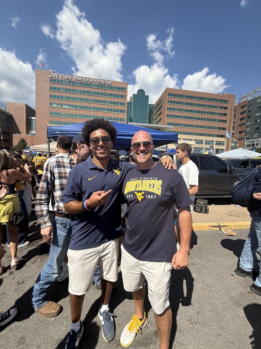 JDubb1316's tweet photo. @ethanVT21 the best kickers to ever come out of Oak Hill High School!!! https://t.co/pKZYmepWZ8