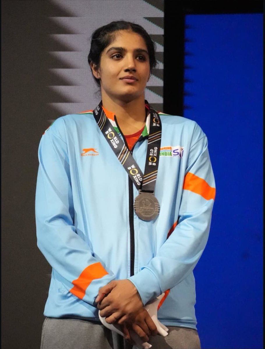 RailMinIndia's tweet photo. Congratulations to Ms. Nupur for winning the Silver Medal at the 2025 World Boxing Championship held from 4th to 14th September at Liverpool Arena, England. A proud member of the Railway family, she made us all proud with her stellar performance. 🥈 https://t.co/mbMvMOmUiV