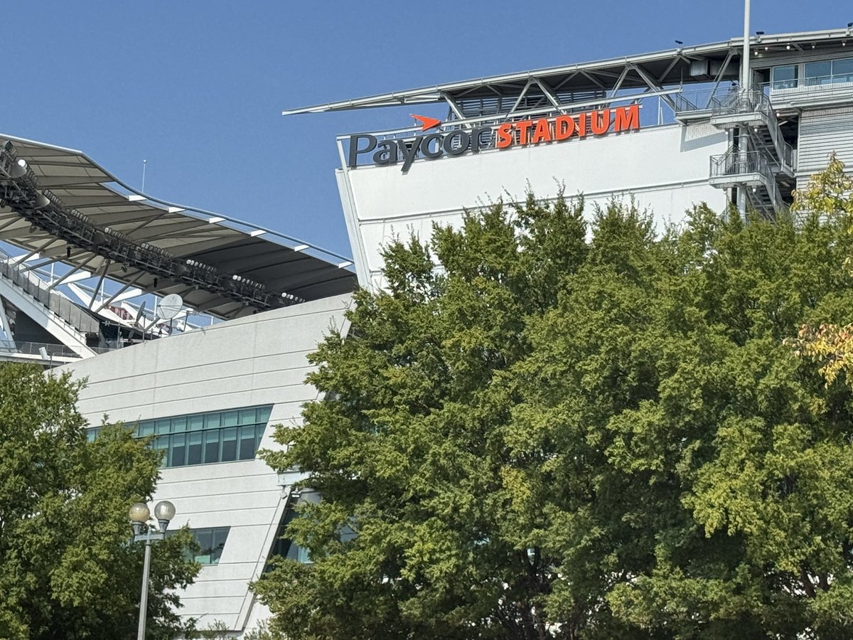 CesarGusg's tweet photo. Bengals vs Jaguars ❤️

#jaguarsnfl #jaguars https://t.co/BkfB8XNeZA