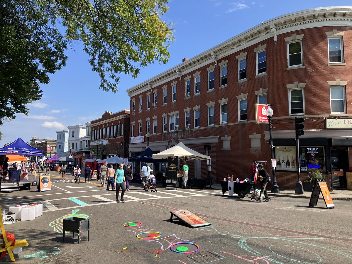 _KennyUong_'s tweet image. Greetings from Open Streets Boston Dorchester!! Happening until 3 pm! 🤓🚶🏻‍♂️🚶🏻‍♀️🚲🛴🛹🛼

#Boston #Dorchester #StreetsAreForPeople #openstreets