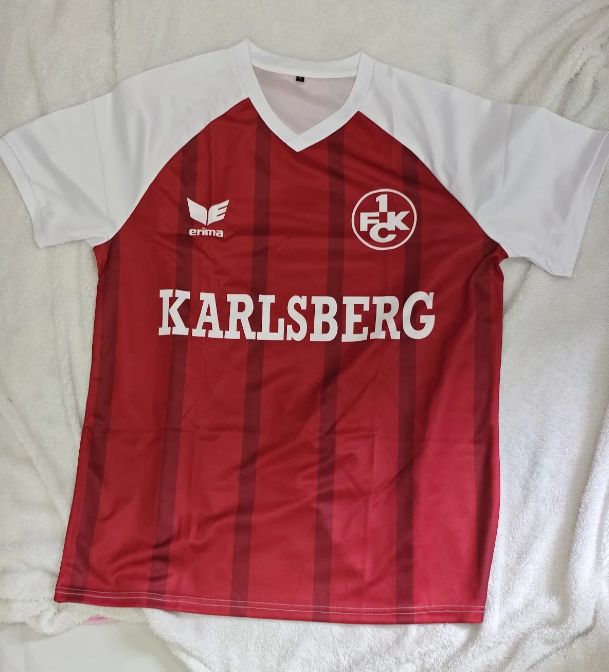 RetroDeutsch's tweet photo. FC Kaiserslautern Heimtrikot von 1985, erhältlich auf https://t.co/MJNZSMwpDe für £35,99.  

https://t.co/sNnOQsWs7S

RT und senden Sie uns eine DM, um einen Rabatt von 15% auf Ihren Einkauf zu erhalten. https://t.co/AGLahfNA6R