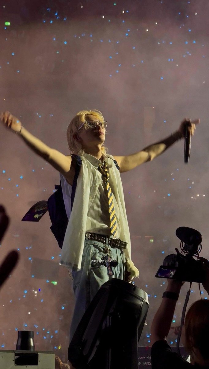 welcome sunshine dayyyy ☀️☀️ a glorious double backer for people fond of talented cuties