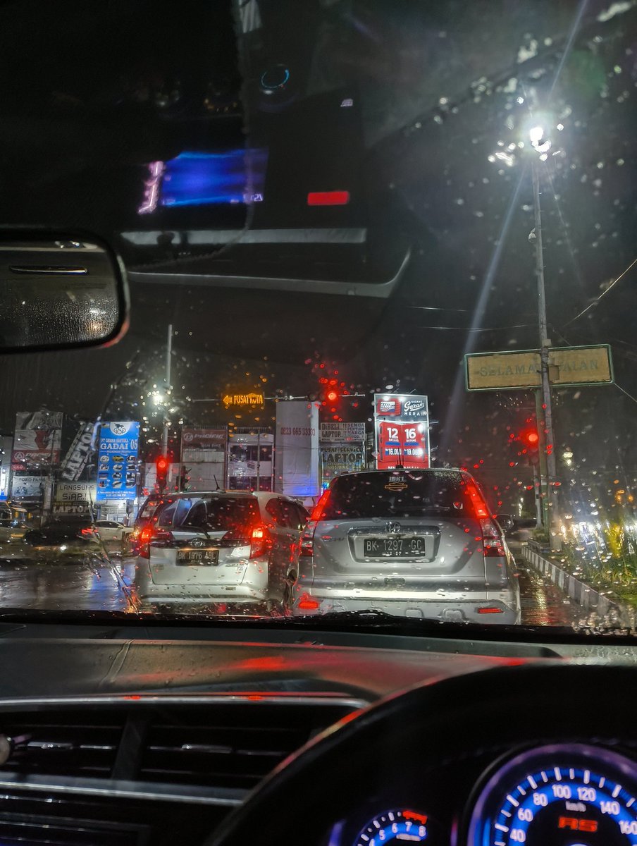 Hujannya awet ya, enak buat rebahan
#medan