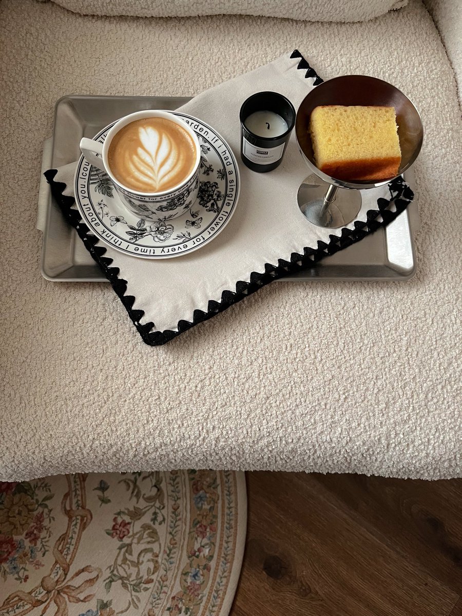 l__020's tweet photo. جُرعة جمال ، مُو بس قهوة 🤎. https://t.co/iAZmOxnpIU