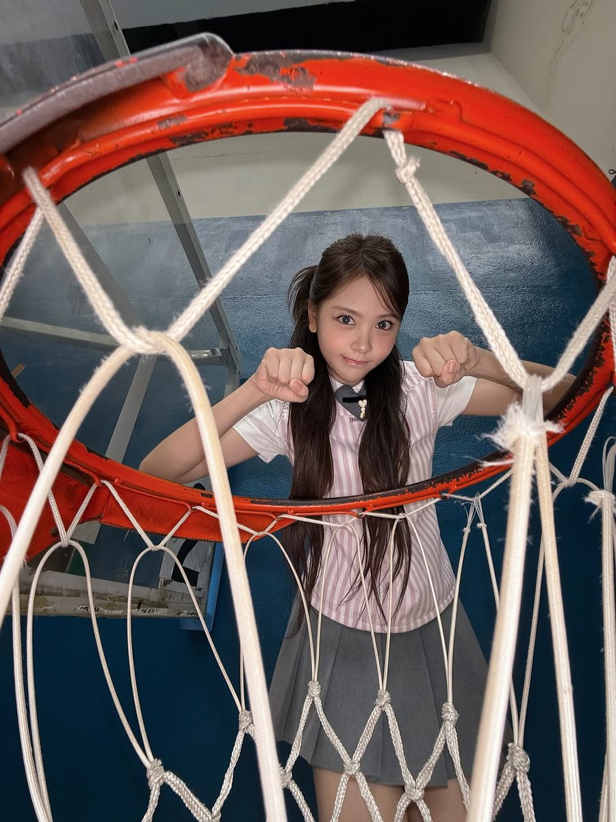 minjullliit's tweet photo. Between mirror selfies and peeking through the hoop, I felt like today was straight out of a school drama ✧˖° My bow tie bouncing as I laughed, hands turning into tiny paws for the camera—every click made the moment brighter, like little snapshots of youth https://t.co/reUGougmcE