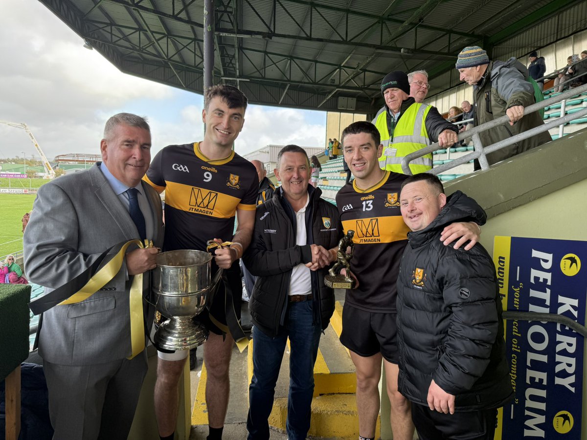 Kerry_Official's tweet photo. ￼ Kerry Petroleum Senior Club Champions Dr. Crokes.

Pictured: Kerry GAA Chairperson Patrick O’ Sullivan presenting the Michael O’ Connor Cup to David Shaw, Anthony Clifford of Kerry Petroleum presenting the MOTM award to Tony Brosnan and Dr. Croke’s selector Stephen Brosnan. https://t.co/sZ7MgxC8fK