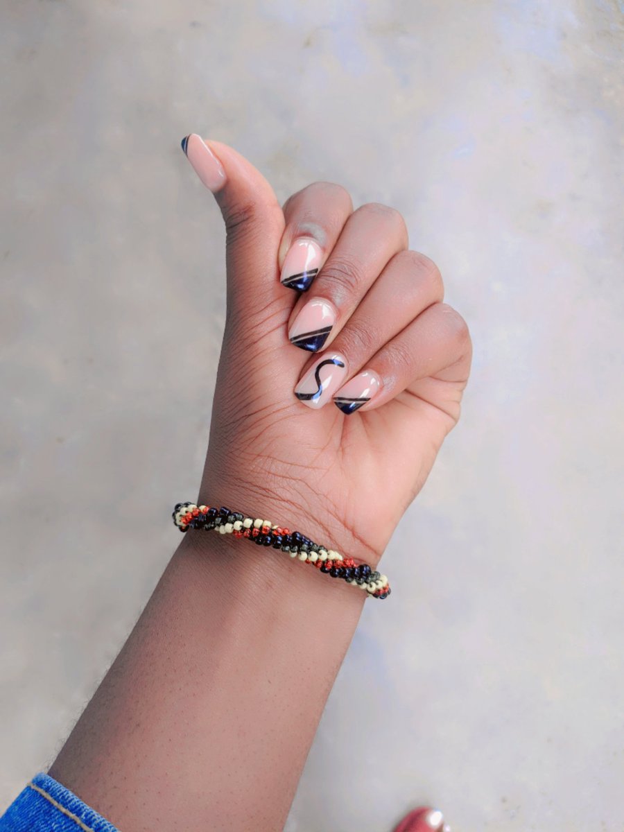 Ladies , show us your nails 💅🏿

Mine: 💚
