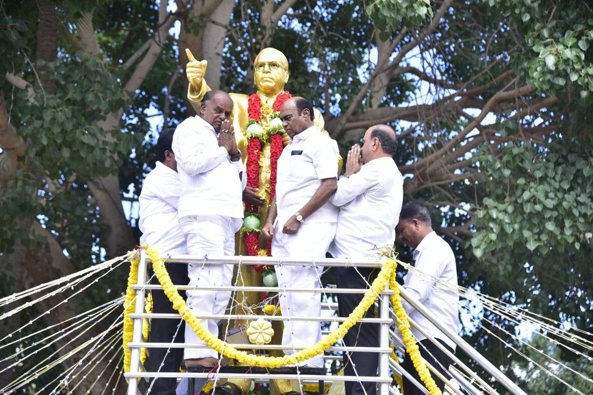 dcchnagar's tweet photo. ಅಂತರಾಷ್ಟ್ರೀಯ ಪ್ರಜಾಪ್ರಭುತ್ವ ದಿನಾಚರಣೆ : ಬೈಕ್ ರ್ಯಾಲಿಗೆ ಚಾಲನೆ

#InternationalDayOfDemocracy #Democracy2025 #BikeRally #Chamarajanagar
#ಅಂತರರಾಷ್ಟ್ರೀಯಪ್ರಜಾಪ್ರಭುತ್ವದಿನ2025 #Democracy2025 #ಚಾಮರಾಜನಗರ #ಬೈಕರ‍್ಯಾಲಿ

https://t.co/Hcm9WR40gj

@CMofKarnataka @KarnatakaVarthe https://t.co/VS6oDhWCN9