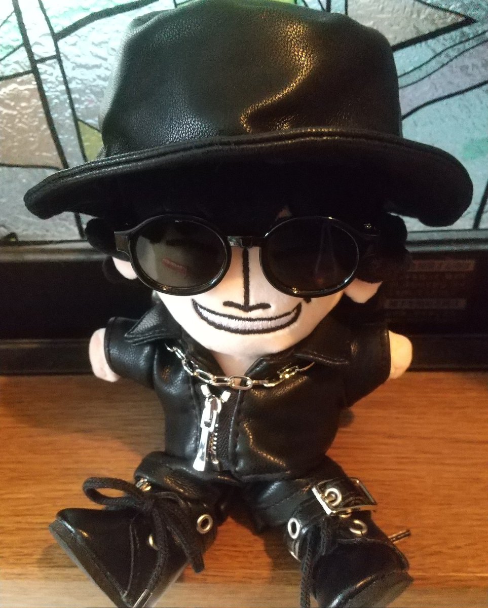 ぬいを愛すると先日決めたので、まずは露出の少ないお洋服から😊
家の近くのスリコは入荷すらしてないので💙ちゃんに代行してもらった😊本当にありがとう💚でも、お出かけしたら帽子も靴もサングラスも落としそう……