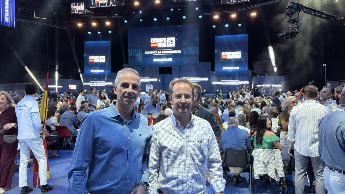 voxboadilla's tweet image. Comienza la reconquista!!⚔️🇪🇸

Reconquistaremos #España para que las políticas climáticas, sexistas, migratorias, culturales, religiosas, de adoctrinamiento, acordadas entre rojos y azules, dejen de perjudicar a los españoles

#Vox #Boadilla #EuropaViva2025 @patriotseu @vox_es