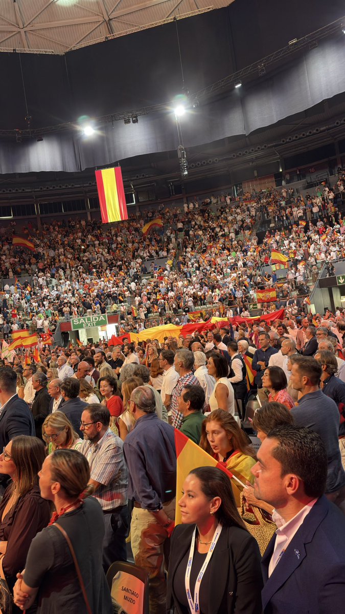 voxboadilla's tweet image. Comienza la reconquista!!⚔️🇪🇸

Reconquistaremos #España para que las políticas climáticas, sexistas, migratorias, culturales, religiosas, de adoctrinamiento, acordadas entre rojos y azules, dejen de perjudicar a los españoles

#Vox #Boadilla #EuropaViva2025 @patriotseu @vox_es
