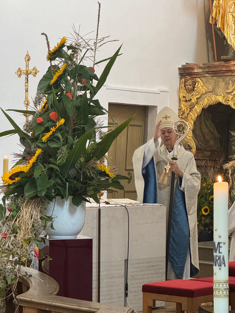 Mariä Namen in der Trautmannshofer Wallfahrtskirche. Das Fest wurde im 17.Jahrhundert eingeführt, weil mit Maria der  christlichen Glauben bewahrt wurde. Sie hilft heute der Säkularisation und Entchristlichung zu wehren, sie stärkt den Glauben, die Hoffnung, die Liebe.