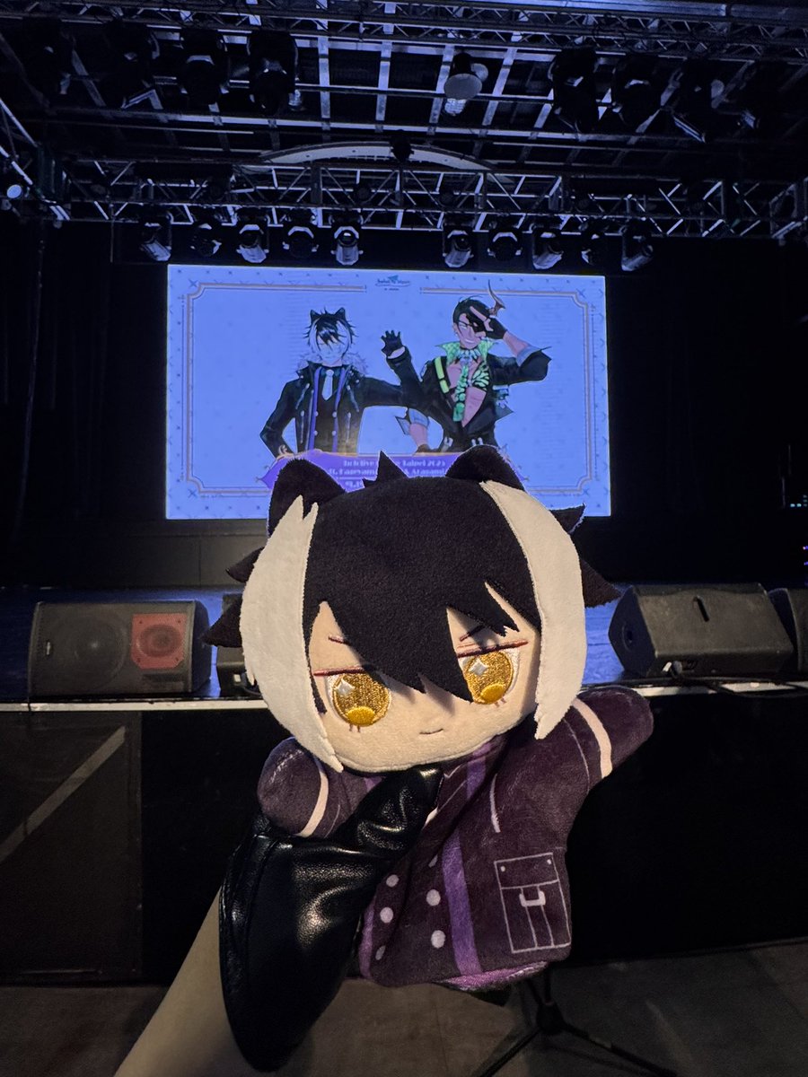 Cod_0628's tweet photo. HololiveMeet楽しかったです！沢山のファンサありがとうございます！
マイクの前でボスとオウガさんと話せるなんて、本当に私の一生の幸運だよ😭✌️
大好きです！ずっと応援しています💜💚
#影山シエン #荒咬オウガ #hololiveMeet https://t.co/nke0UnYcNQ