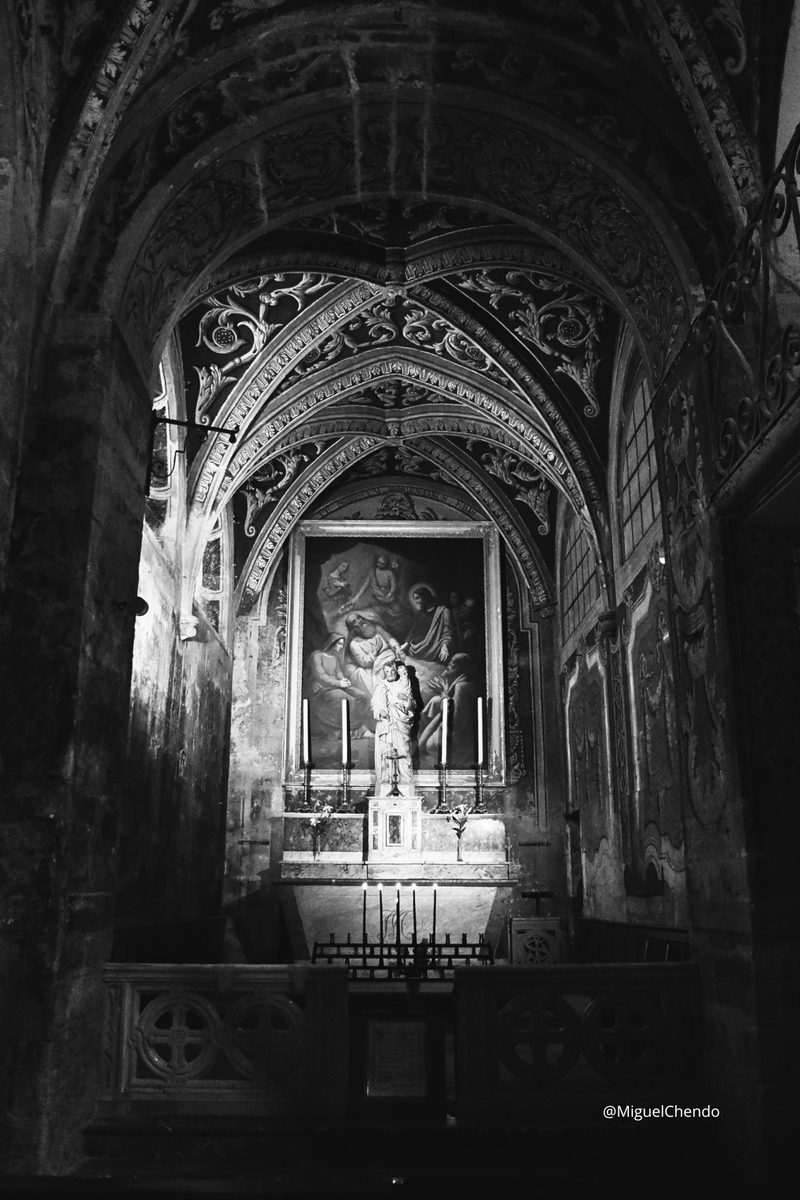 "Eclairage médiéval" 📸

Uzès, France 🗺

mas en: miguelchendo.com/portafolio-fot… y instagram.com/miguelchendocom

#blackandwhitephotography #photograph #fotografia #fotografía #photography #photographie