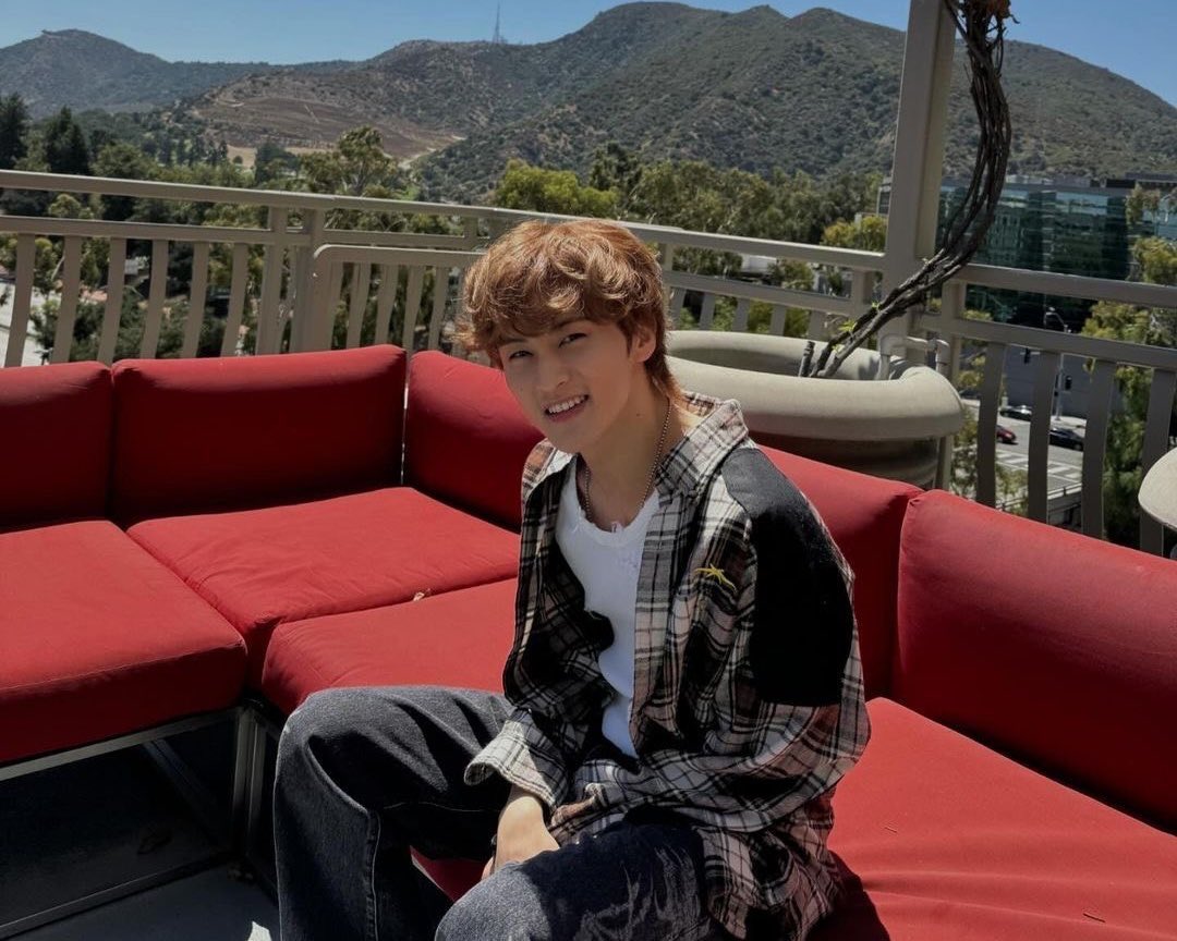 หันมาพูดเดียวนี้ว่าพี่ใหม่มาก อาบน้ำซักอบ ตากแห้งอีกสองรอบแล้ว พูดออกมาว่าพี่ใหม่กิ๊ง✨ เหมือนแกะกล่องเมื่อสองนาทีที่แล้ว